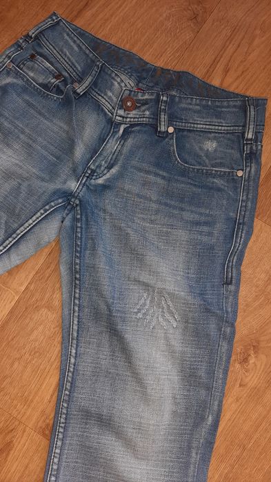 Dżinsy dzwony jeansy River Island