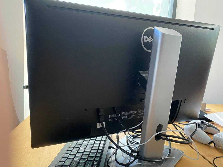 Монітор Dell U2715H