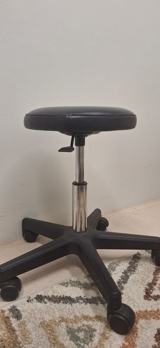 Banco de estética preto