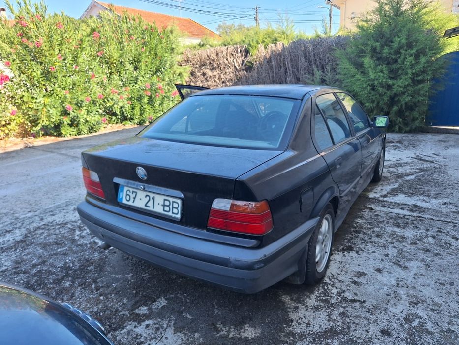 BMW  carro 1997 avariado