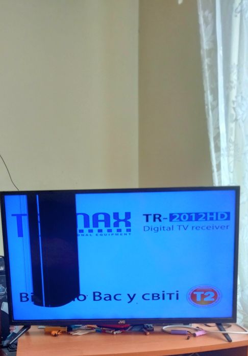 Телевізор JVC 32 Працює