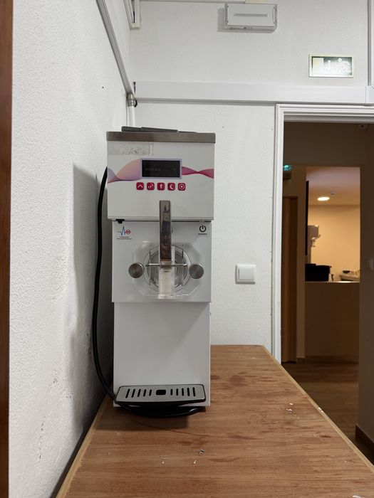 Maquina de Gelado Soft / Açaí - Gelprom GP100S