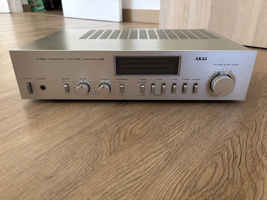 Amplificador AKAI AM-U33