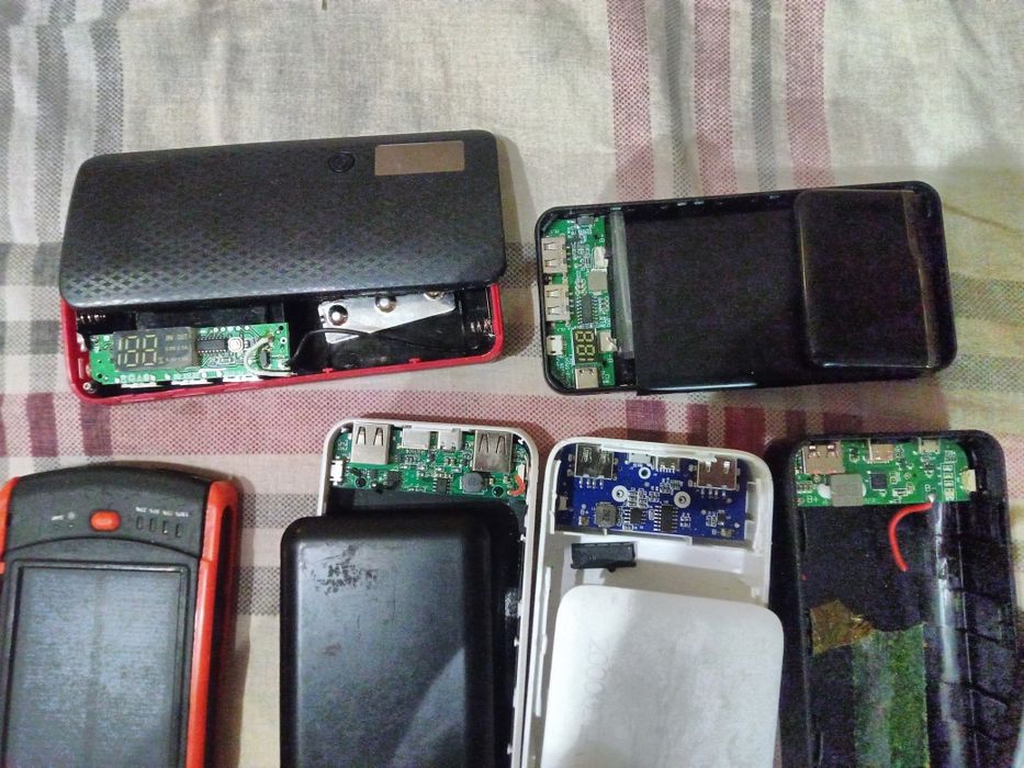 Power Bank рабочие и корпуса без аккумуляторов