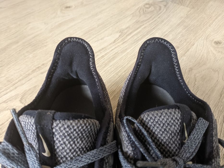 Buty męskie Nike Air Max 44 28,7 cm | wada amortyzacji