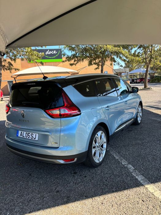 Renault grand senic hybrid