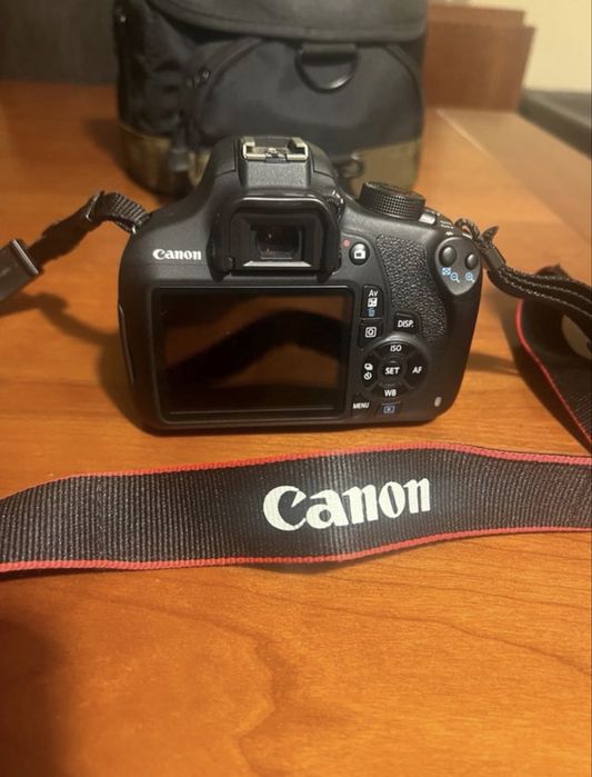 Canon 1200D.