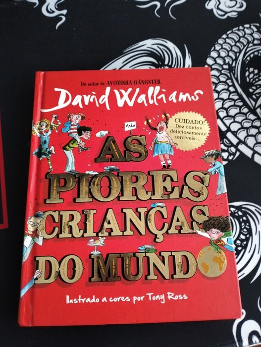 Vendo quatro livros