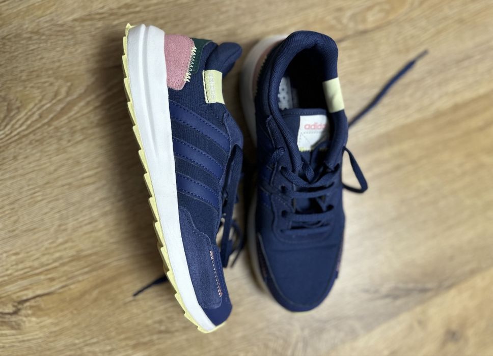 Кросівки adidas