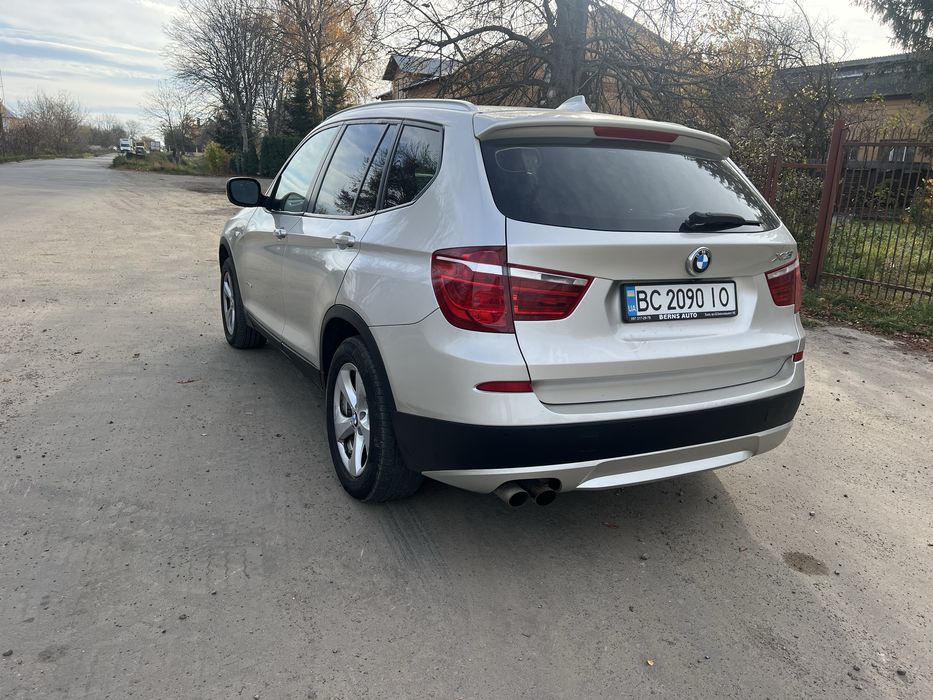 BMW 2012 3.0 gas