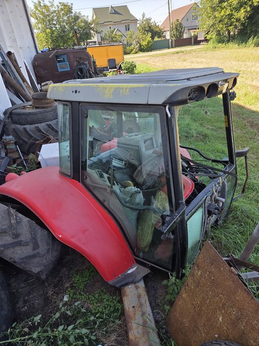 Кабіна Massey Ferguson