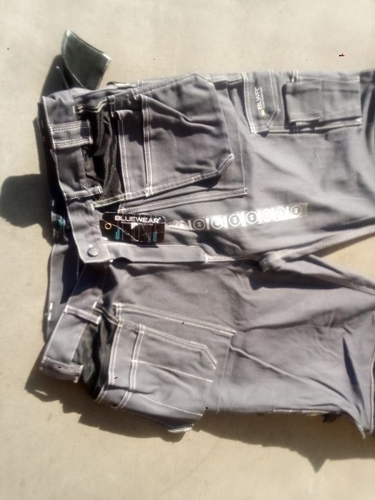 Mocne spodnie robocze nowe