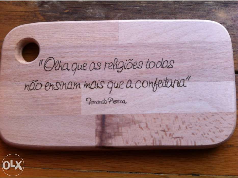 Tábuas de cozinha pirogravadas