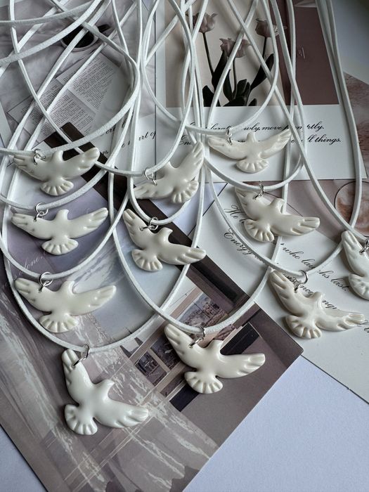 Голуб голубка чокер підвіска коник баранець каштан дерево птах пташка