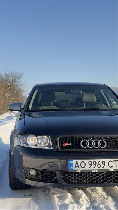 Audi a4b6 S-line static