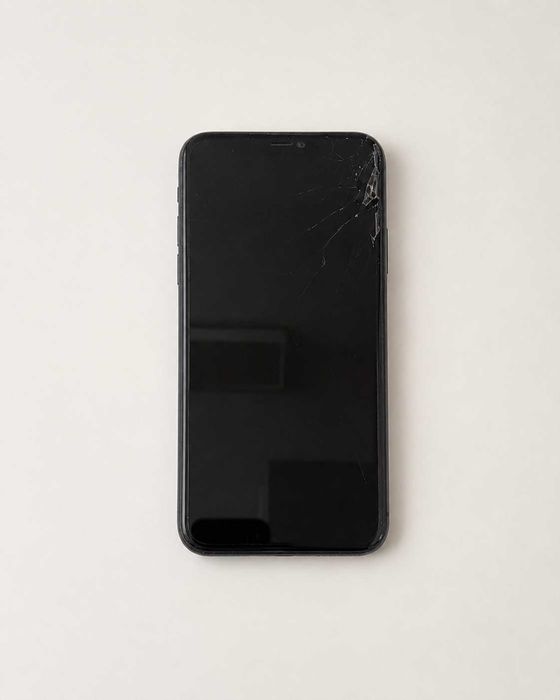 Lote 2 tablets funcionais + iPhone 11 64GB para peças