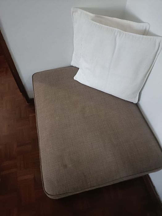 Repousa Pés com arrumação Kivik