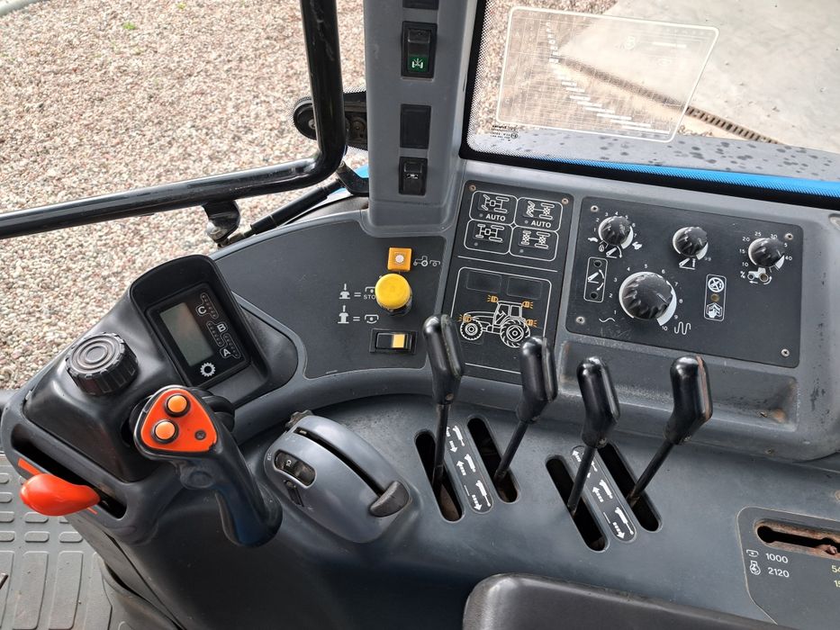 Ciągnik New Holland TM 150