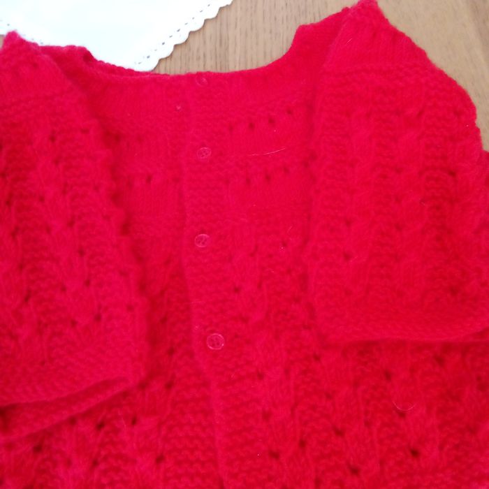 Casaco bebé feito á mão