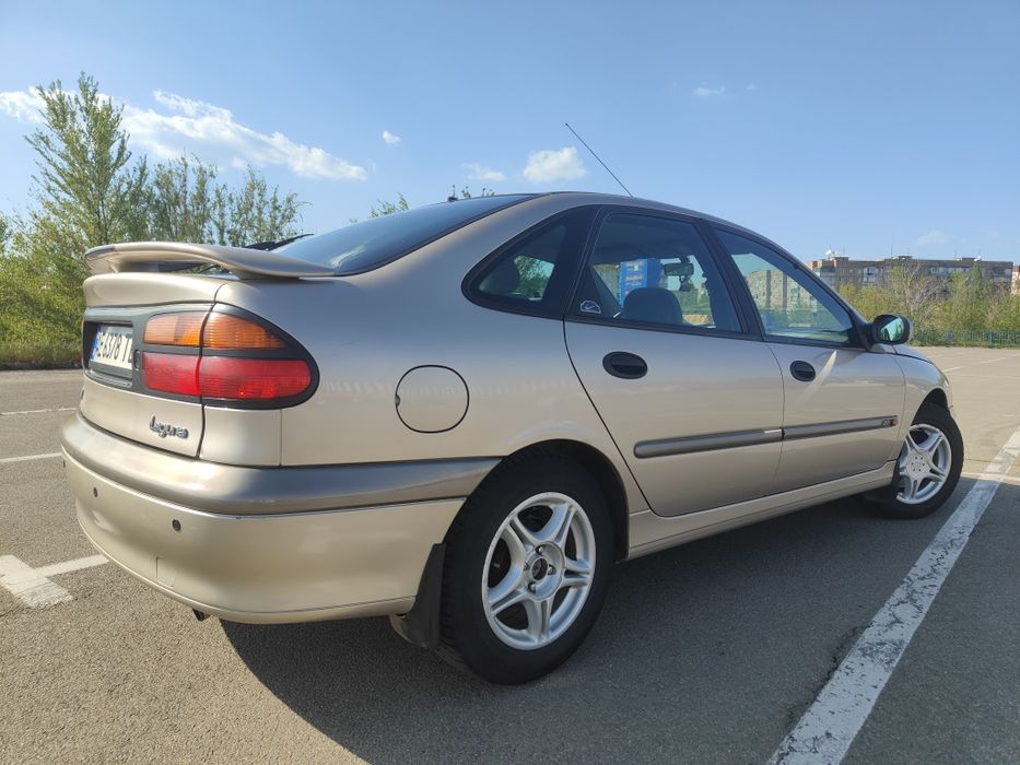 Renault Laguna 1