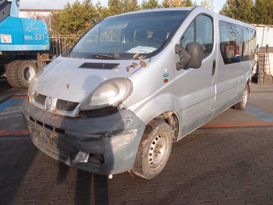 Renault Trafic II / 1.9D 100km / 2006r / na części