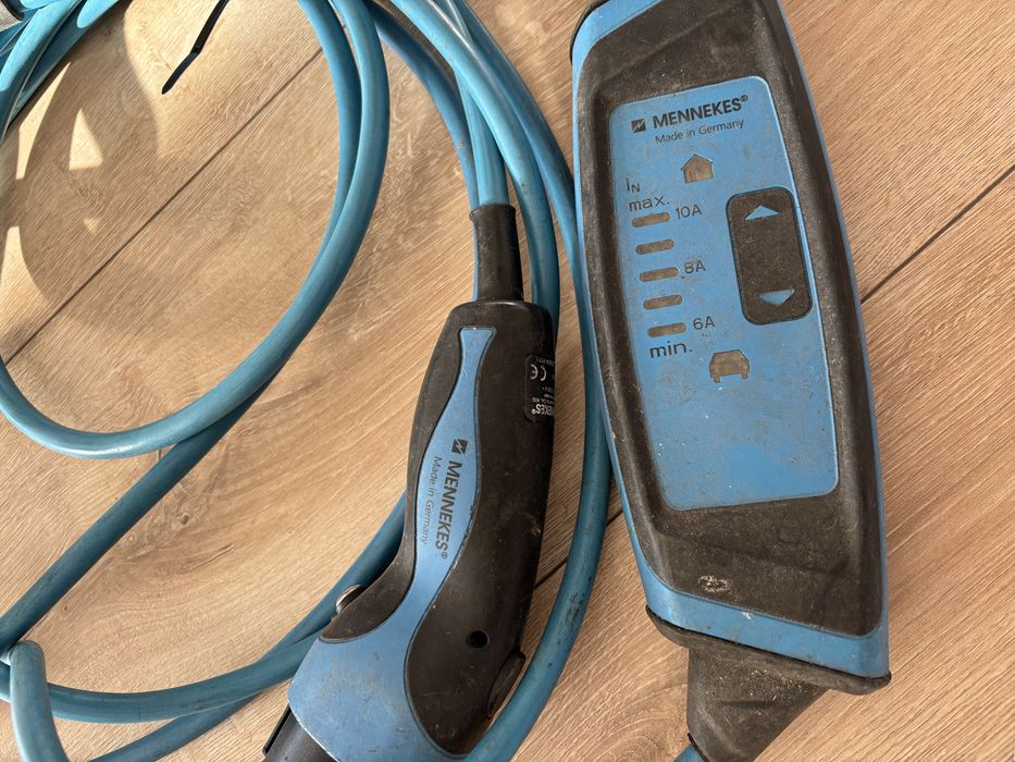 Зарядне до електромобіля