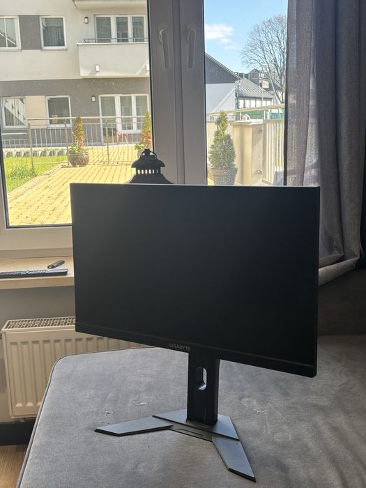 Mocny PC do gier RTX 4070 + 2 monitory + akcesoria – gotowy setup