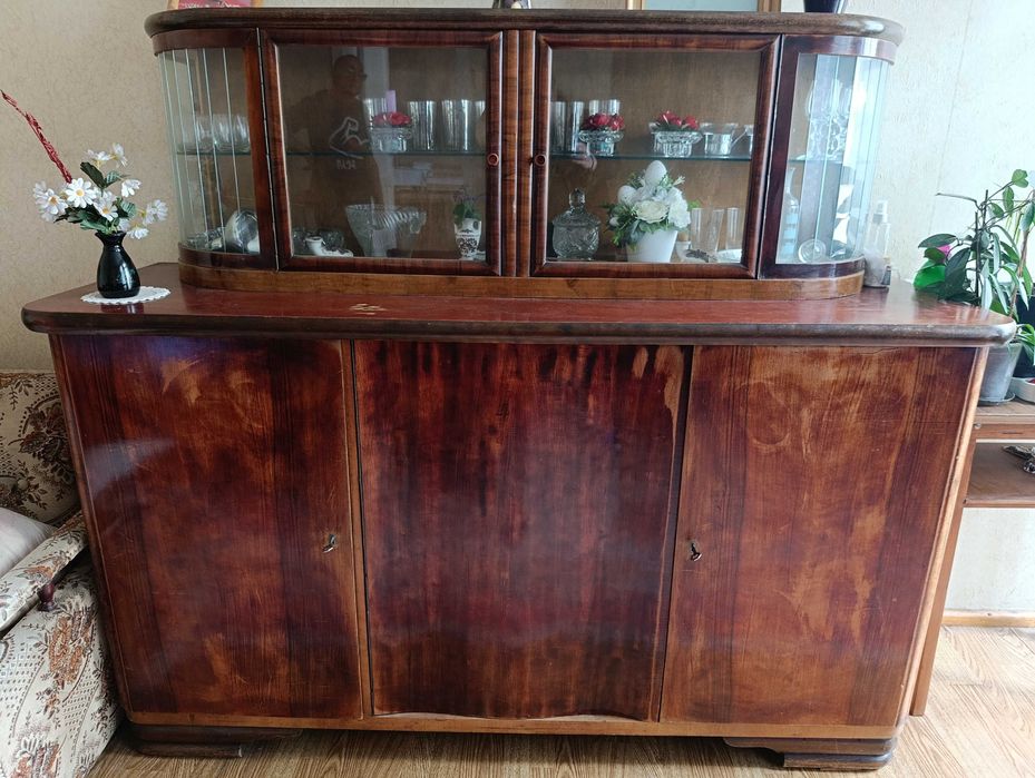 Kredens drewniany PRL