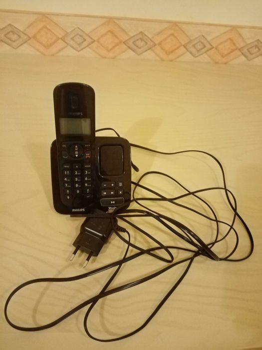Aparat telefoniczny Phillips z przenośną słuchawką
