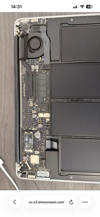 MacBook Air 13" (2017) i5 / 8GB / 128GB — Para Peças ou Reparação