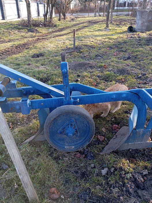 Плуг до трактора