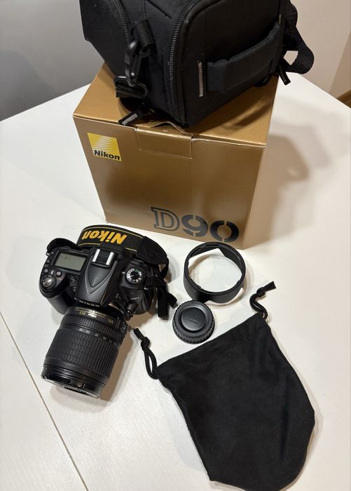 Aparat Nikon D90 + obiektyw 18-105 mm