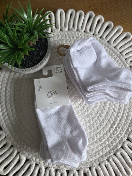Skarpetki białe, Zara
