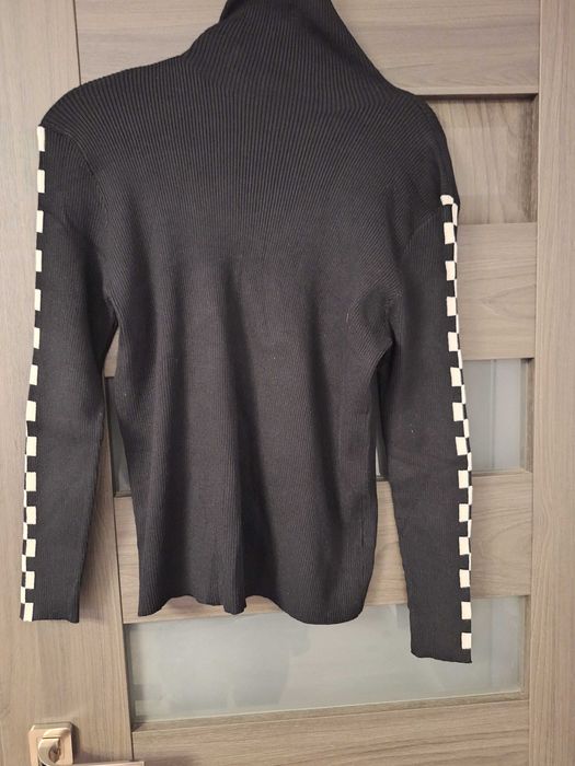 Piękny golf czarno biały