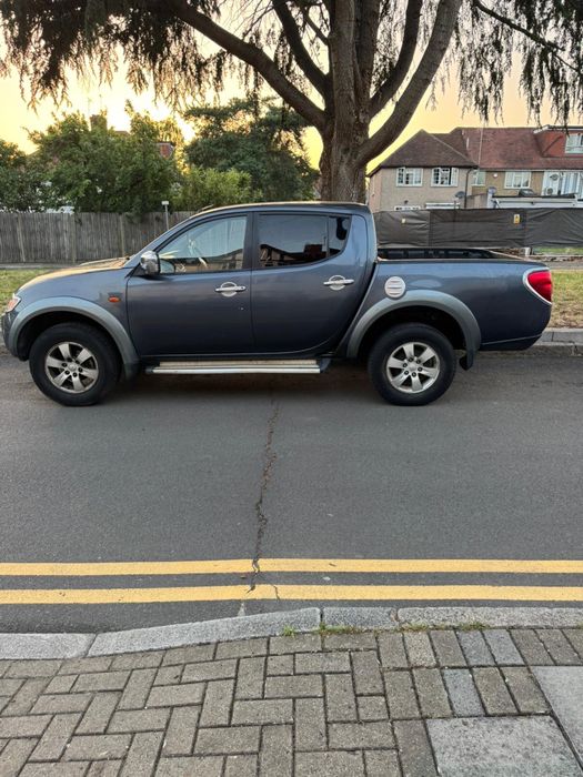 Авто для ЗСУ Mitsubishi L200