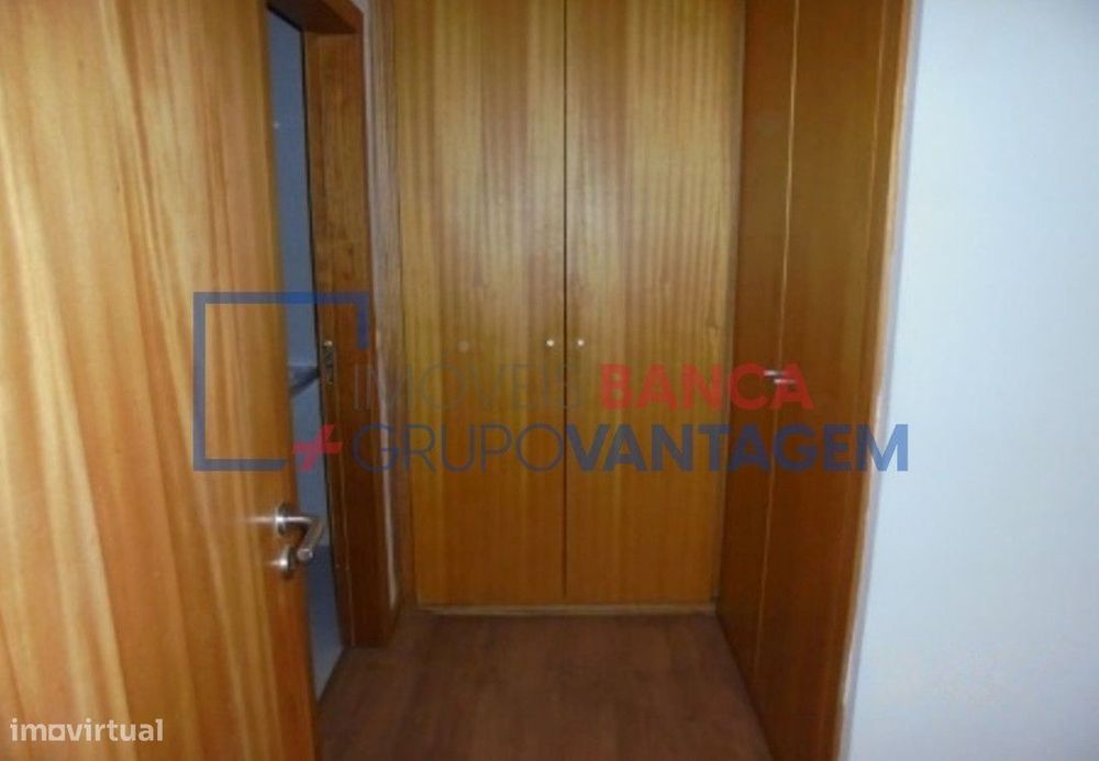 Apartamento T2 com varanda em Canelas, V.N.Gaia