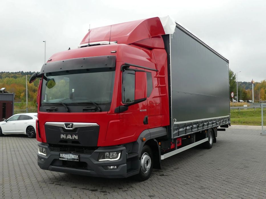 MAN TGL 12.250 / FIRANKA 7.70m / EURO 6 / KLIMA POSTOJOWA /  KABINA SYPIALNA / Zsuwany dach / AUTOMAT / /