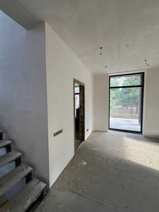 Продаю окрему будівлю в Хотянівці