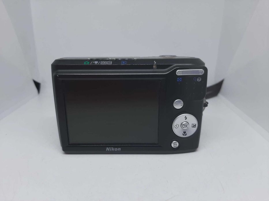 Aparat Nikon Coolpix L16