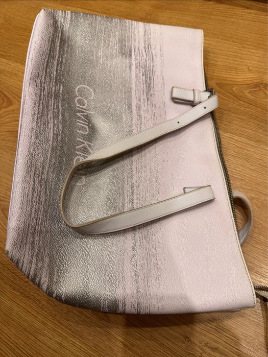 Damska srebrna torebka Calvin Klein