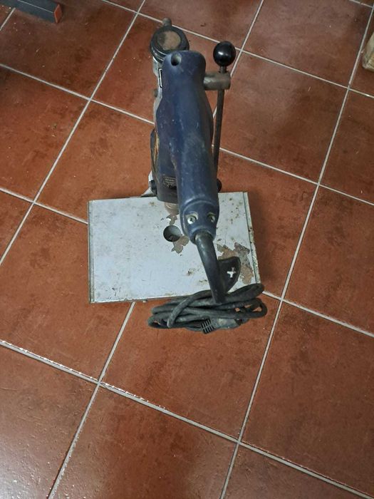 Berbequim bosch com coluna