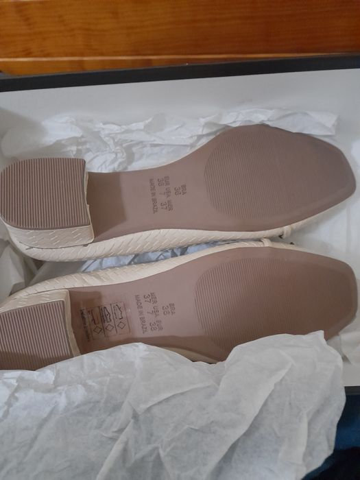 Sapatos, novos, femeninos, número 38. Marca: Ángel Alarcón,