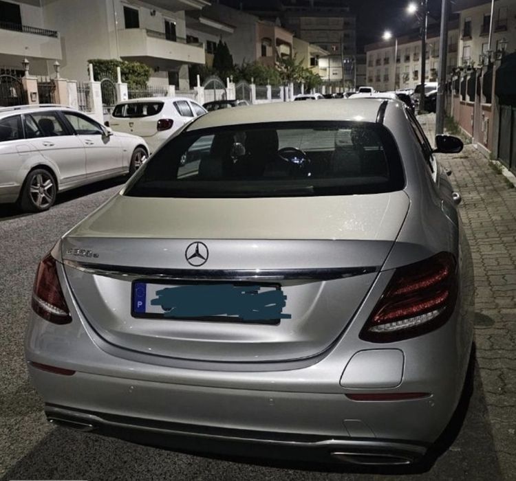 Mercedes 350e de  2019
 Híbrido de Luxo - Económico e