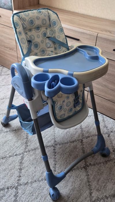 Годувальний столик