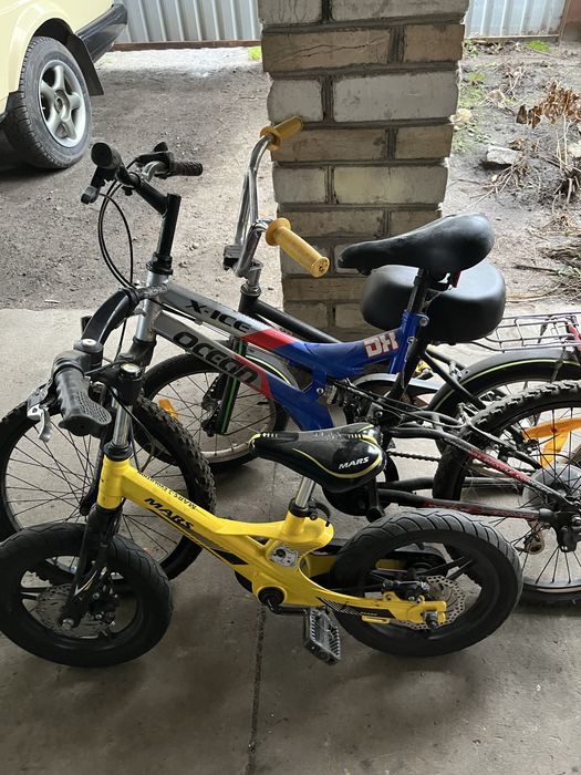 Велосипеди. Підлітковий і два дитячих.