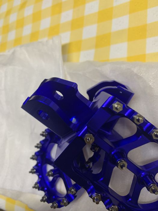 Pedais para motos de enduro e motocross