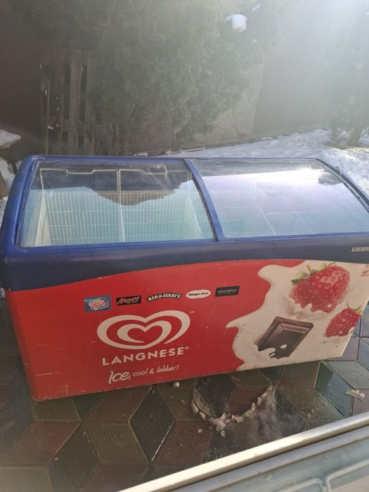 Холодильна вітрина