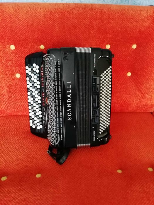 Баян SCANDALLI cromo supereor