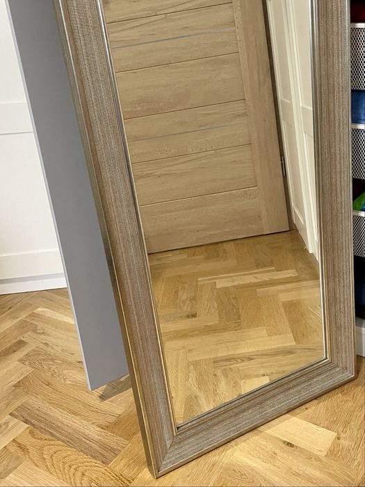 Lustro prostokątne w srebrnej ramie