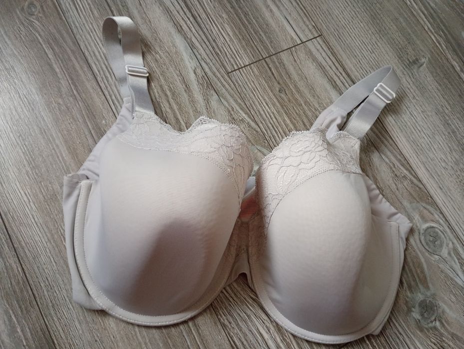 Biustonosz z koronkowym wykończeniem lace 75F Debenhams